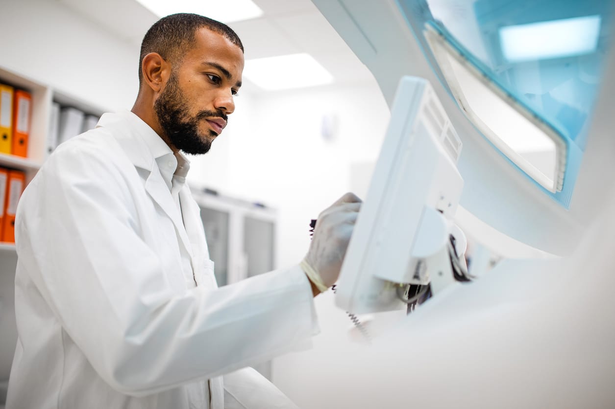 Scientist working in the laboratory